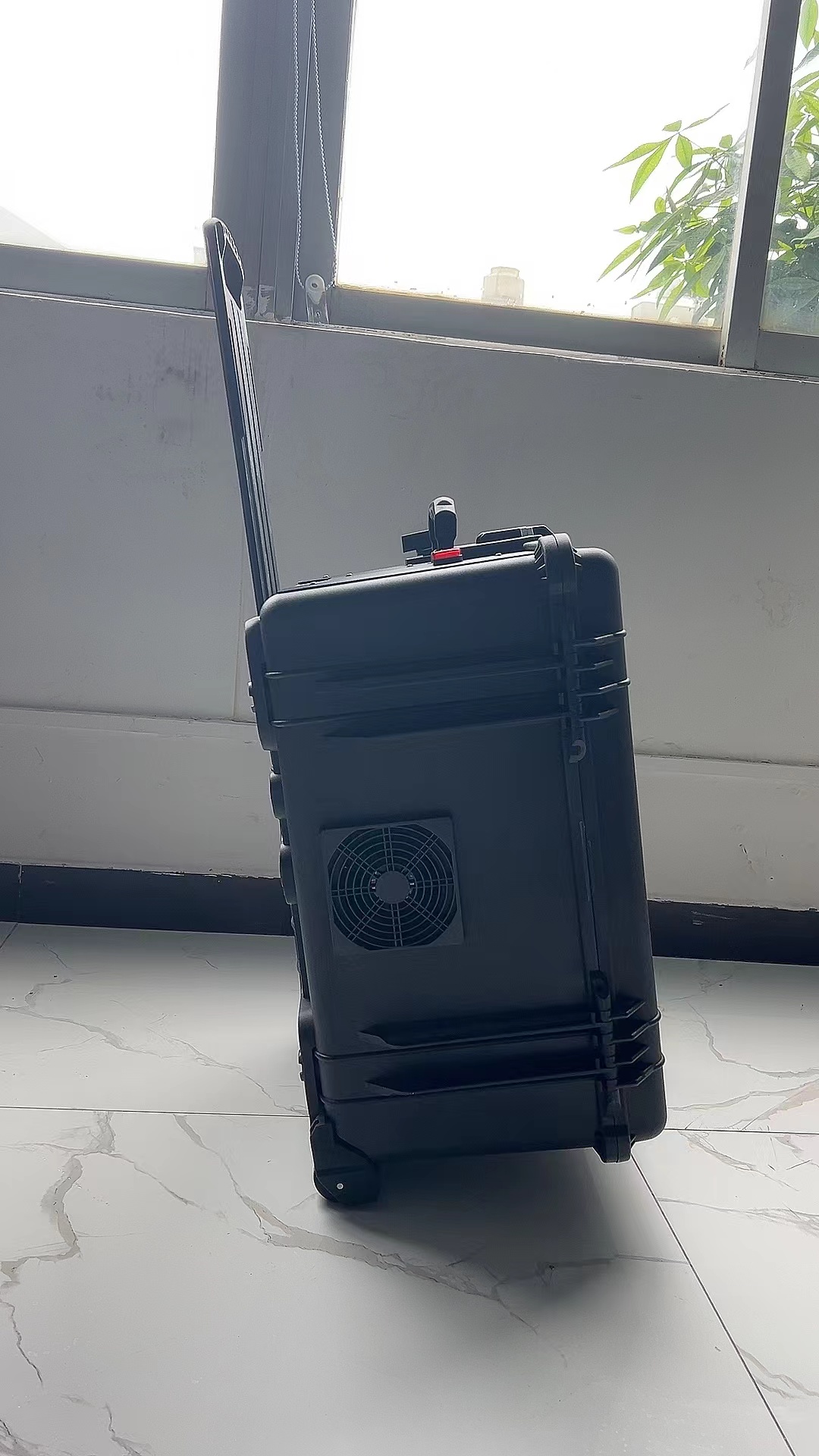 呼兰手拉箱型移动通信干扰器